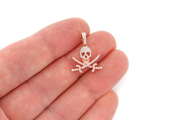 0.35ct Diamond Pirate Skull Pendant 18K Solid Gold - Image 9