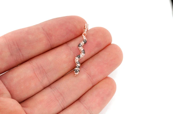 0.60ct Diamond Snake Black & White Pendant 18K Solid Gold - Image 9