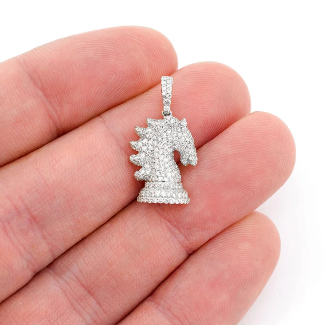 1.00ct Diamond Knight Chess Piece Pendant 18K Solid Gold - Image 4
