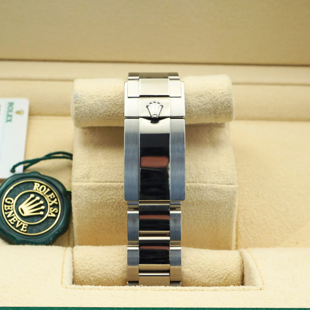 Rolex GMT-Master II 126710GRNR Bruce Wayne Black Dial 2024 - Image 8