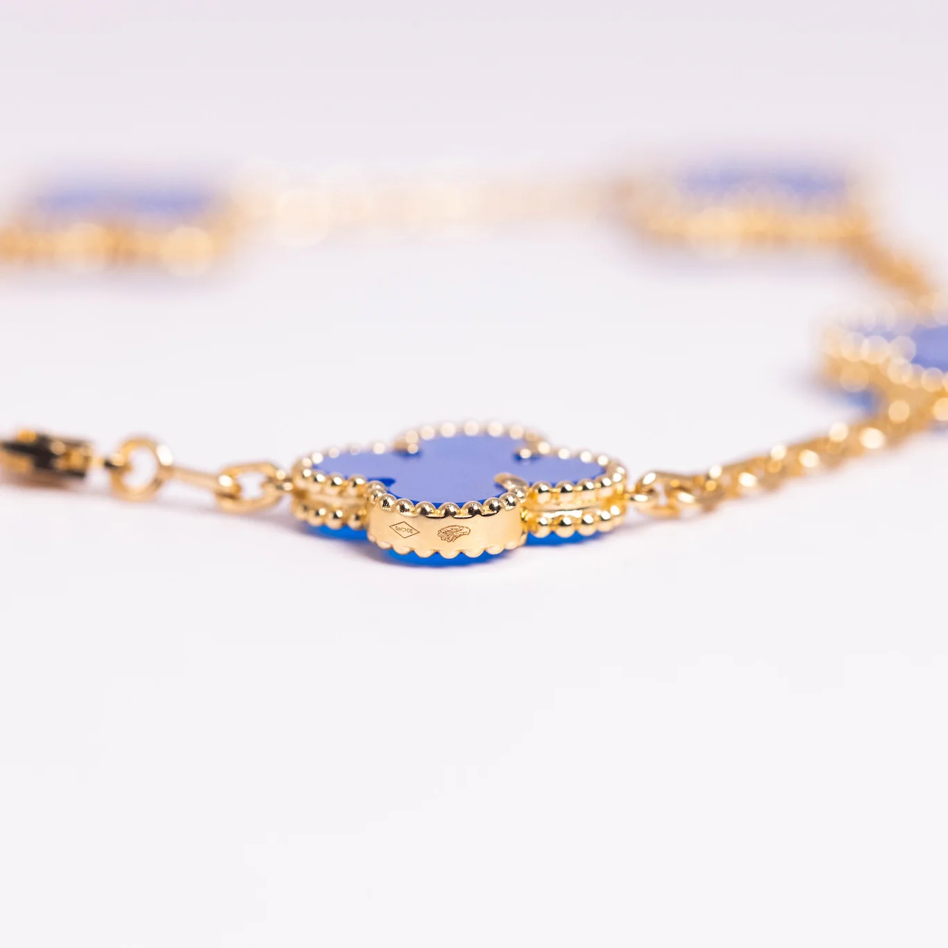Van Cleef & Arpels Vintage Alhambra Bracelet 5 Motifs Agate 18K Yellow Gold - Image 4